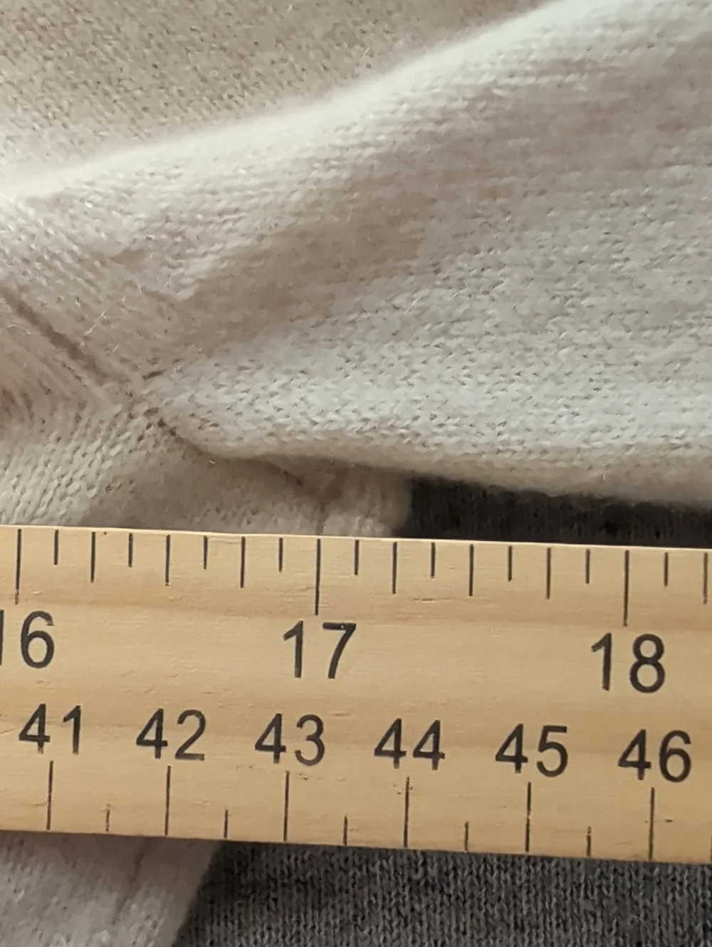J. Crew Cashmere Small Medium Women's Light Beige V-Neck Button Pullover Sweater